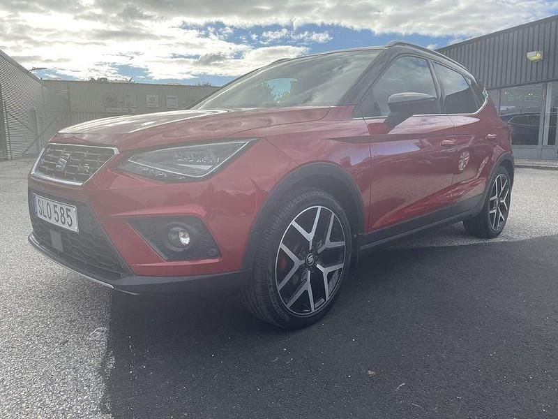 Röd Begagnad 2020 Seat Arona FR SUV | 169 900 kr (Marknadspris) - Bild 1/4