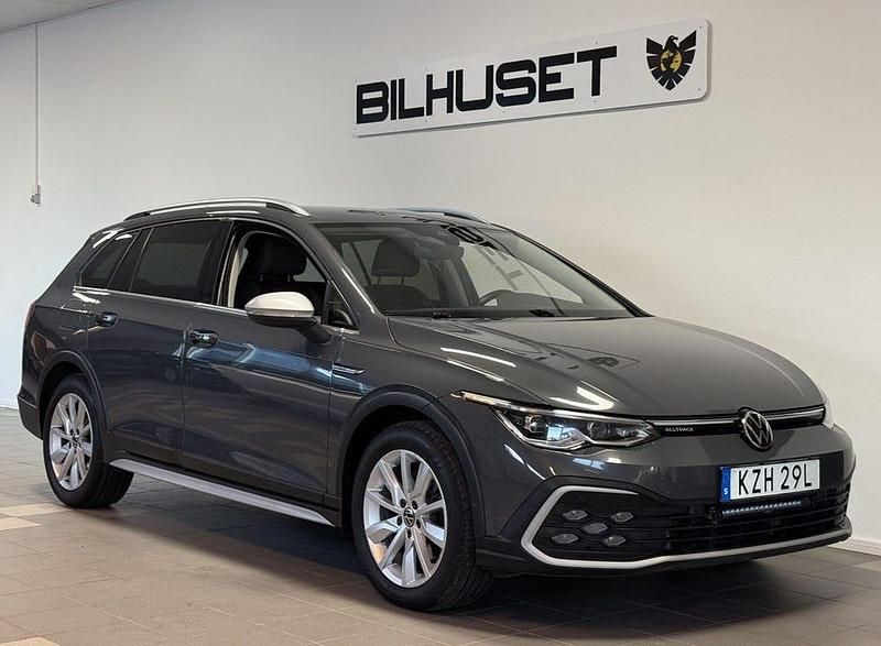 Grå Begagnad 2021 VW Golf Alltrack Kombi | 249 900 kr (Marknadspris) - Bild 1/4