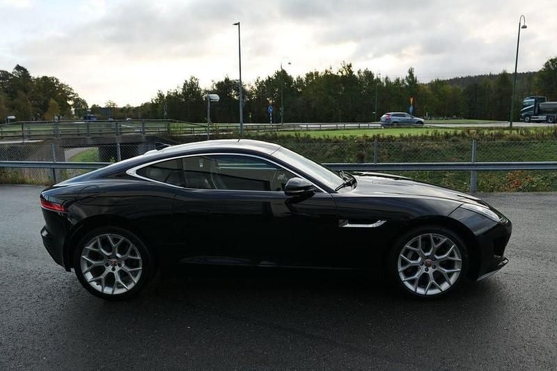 Begagnad Jaguar F-Type 340 HK (250 kW) 2016 Svart Sportkupé