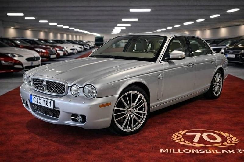 Begagnad Jaguar XJ 207 HK (152 kW) 2008 Grå (gråmetallic) Sedan