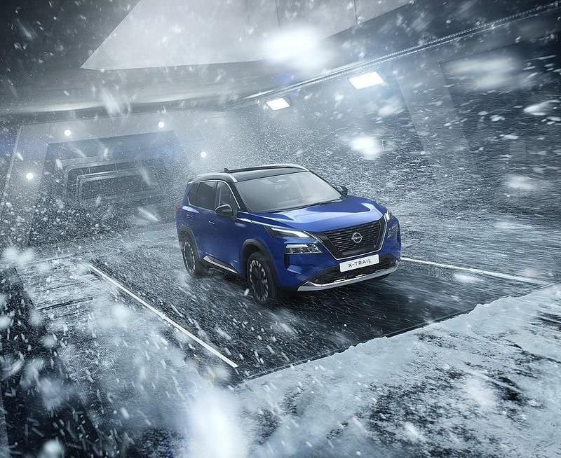 Svart Ny 2025 Nissan X-Trail Tekna SUV | 480 900 kr (Superpris) - Bild 1/4