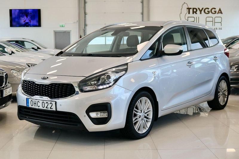 Grå Begagnad 2016 Kia Carens Minibuss | 149 000 kr (Dyr) - Bild 1/4
