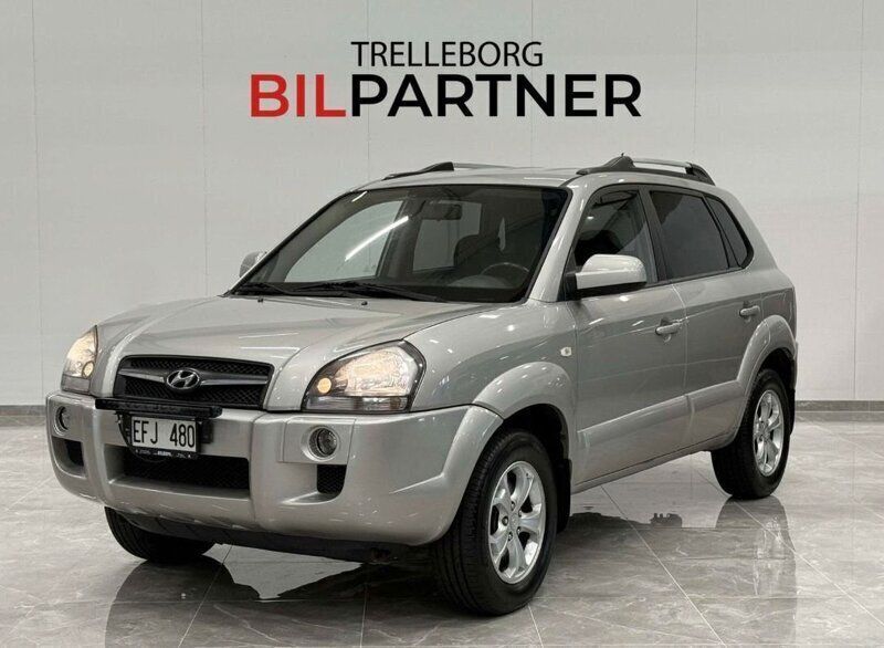Silver Begagnad 2008 Hyundai Tucson SUV | 29 900 kr (Bra pris) - Bild 1/4