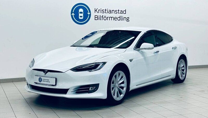 Vit Begagnad 2016 Tesla Model S Sedan | 269 900 kr - Bild 1/4