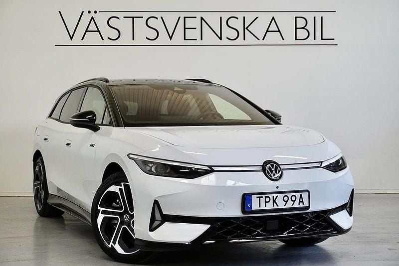 Vit Begagnad 2024 VW ID.7 GTX Sedan | 619 000 kr - Bild 1/4