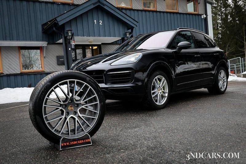 Svart Begagnad 2020 Porsche Cayenne SUV | 639 900 kr - Bild 1/4