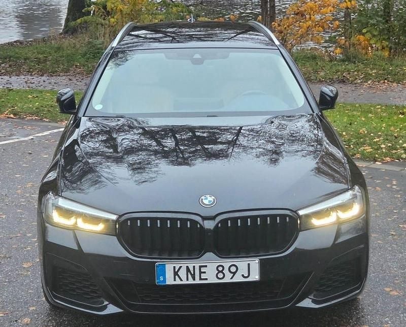 Begagnad BMW 530 292 HK (214 kW) 2021 Svart Kombi