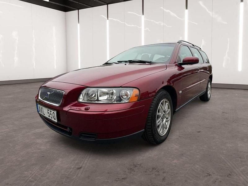 Röd Begagnad 2006 Volvo V70 Business Edition Kombi | 99 900 kr - Bild 1/4