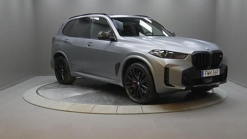 Grå Begagnad 2024 BMW X5 M Sport SUV | 1 119 000 kr - Bild 1/4
