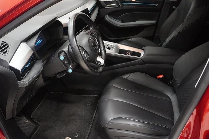 Begagnad MG MG5 EV 114 kW (156 HK) 2022 Diamond red Kombi