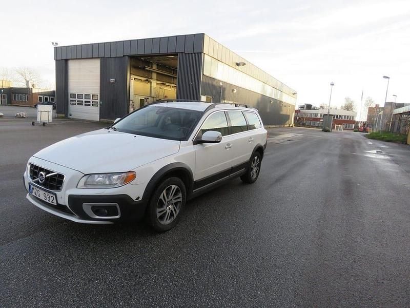 Vit Begagnad 2013 Volvo XC70 Momentum Kombi | 74 999 kr (Bra pris) - Bild 1/4