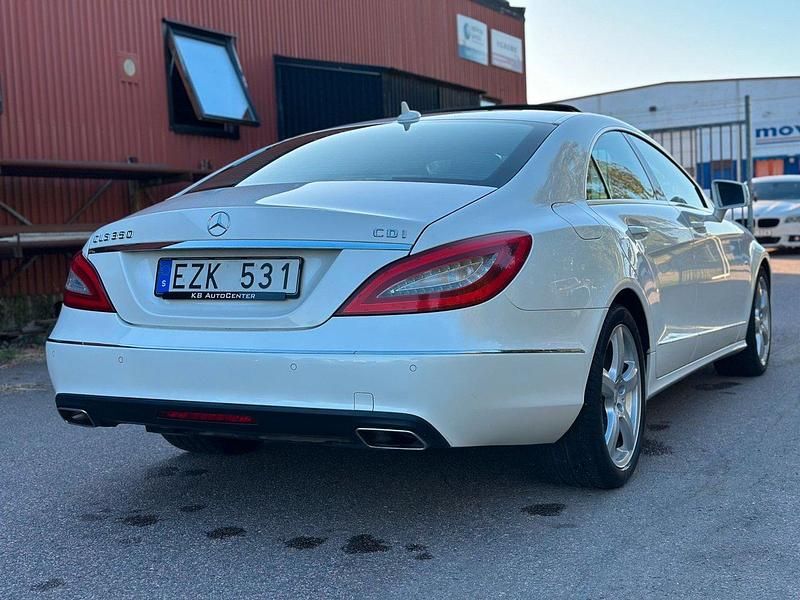 Begagnad Mercedes CLS350 266 HK (195 kW) 2011 Vit Sportkupé