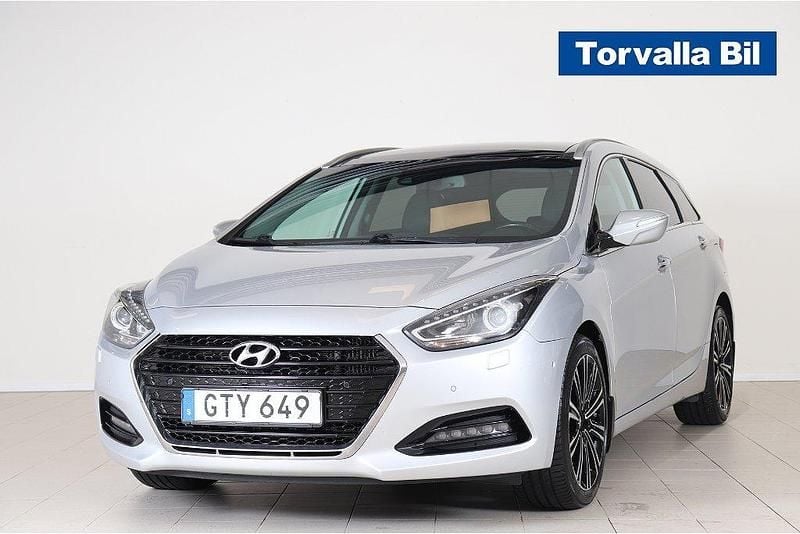 Silver Begagnad 2015 Hyundai i40 Premium Kombi | 149 000 kr (Marknadspris) - Bild 1/4