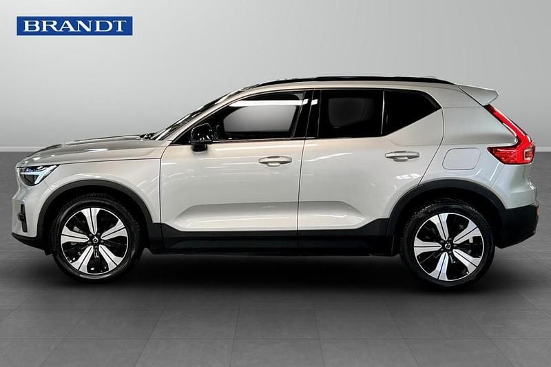 Begagnad Volvo XC40 Single Motor 175 kW (238 HK) 2023 Silver SUV