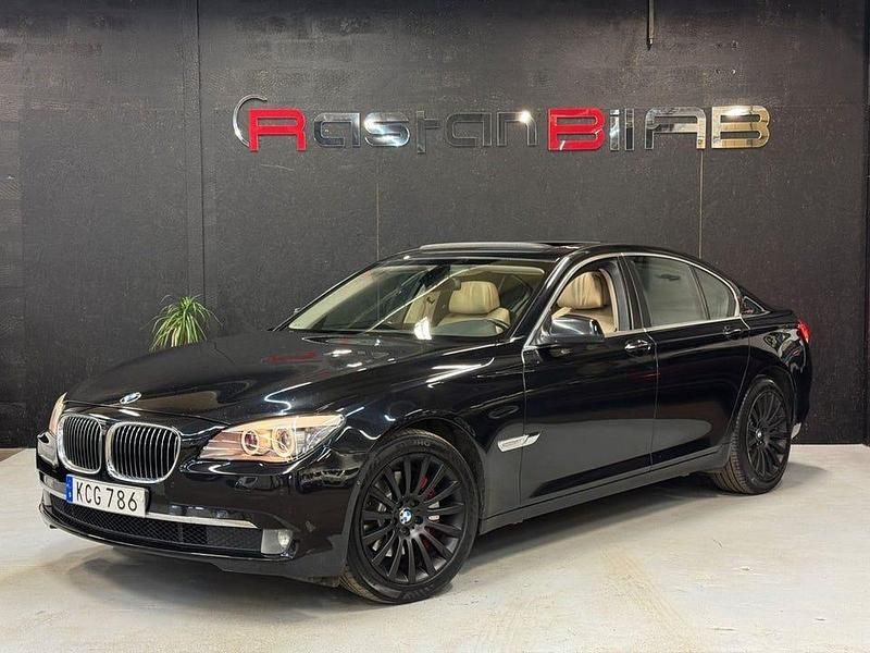 Svart Begagnad 2009 BMW 730 Sedan | 155 000 kr (Dyr) - Bild 1/4