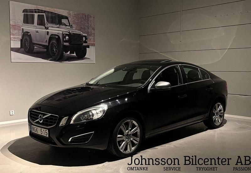 Svart Begagnad 2012 Volvo S60 Momentum Sedan | 114 900 kr (Marknadspris) - Bild 1/4