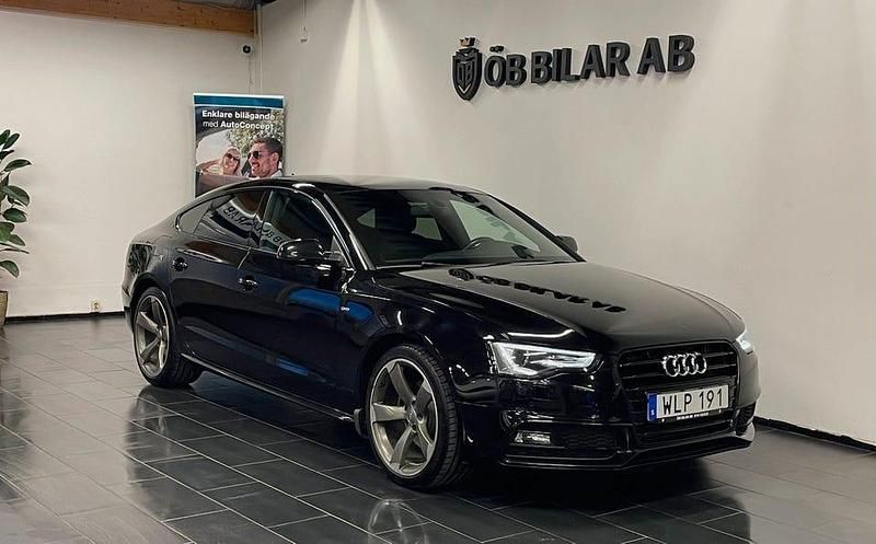 Svart Begagnad 2016 Audi A5 Sportback Comfort Halvkombi | 139 900 kr (Marknadspris) - Bild 1/4