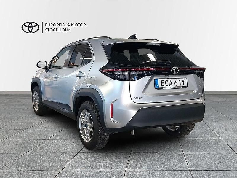 Begagnad Toyota Yaris Cross Active 92 HK (67 kW) 2025 Silver SUV