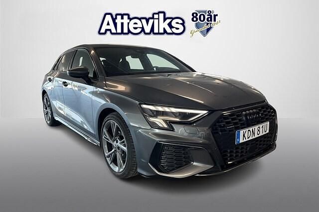 Daytonagrå pärleffekt Begagnad 2022 Audi A3 S-Line | 339 900 kr (Dyr) - Bild 1/4
