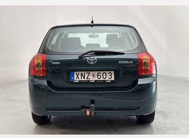 Grön Begagnad 2006 Toyota Corolla Halvkombi | 35 000 kr (Marknadspris) - Bild 1/4