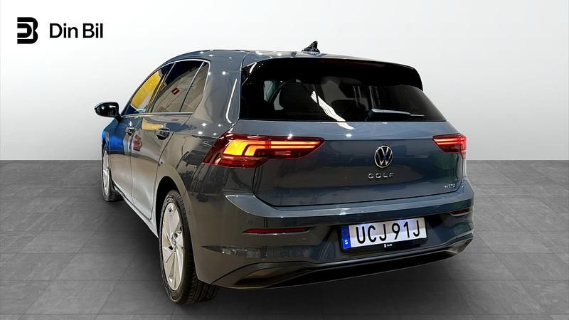 Begagnad VW Golf VIII Comfortline 150 HK (110 kW) 2024 Grå Halvkombi