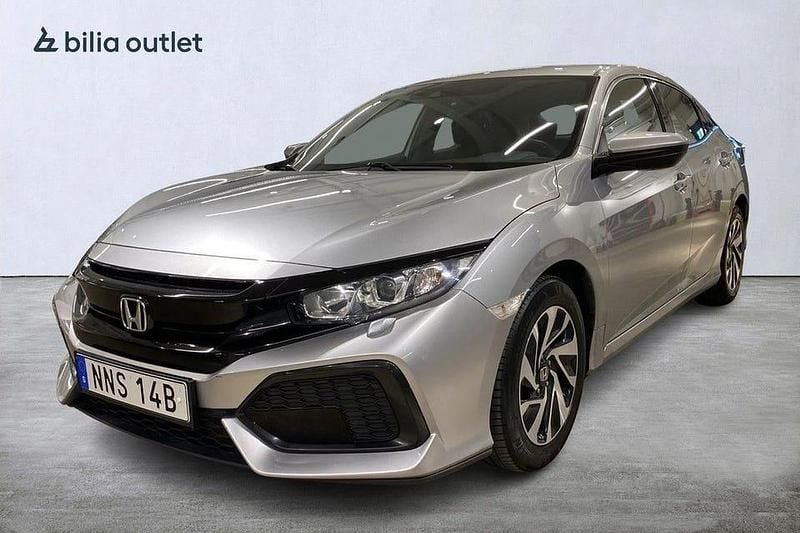 Silver Begagnad 2018 Honda Civic Comfort Halvkombi | 139 900 kr (Marknadspris) - Bild 1/4
