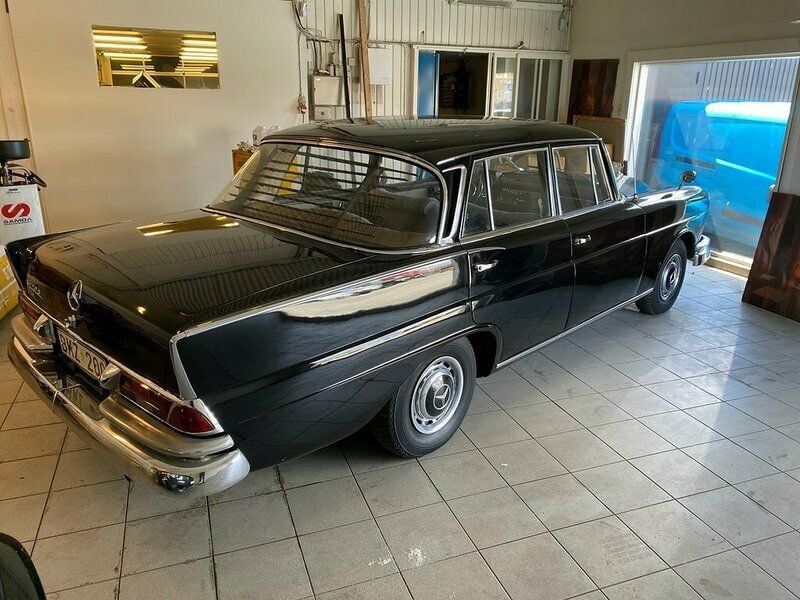 Begagnad Mercedes 220 124 HK (91 kW) 1962 Svart Sedan