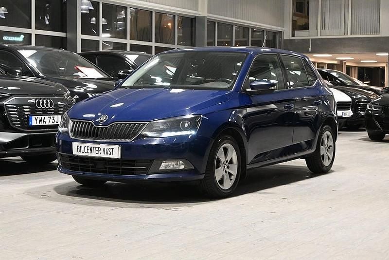 Blå Begagnad 2017 Skoda Fabia Style Halvkombi | 99 000 kr (Marknadspris) - Bild 1/4
