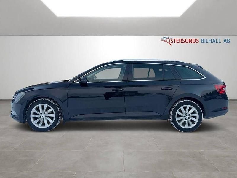 Begagnad Skoda Superb Business Line 190 HK (139 kW) 2017 Svart Kombi