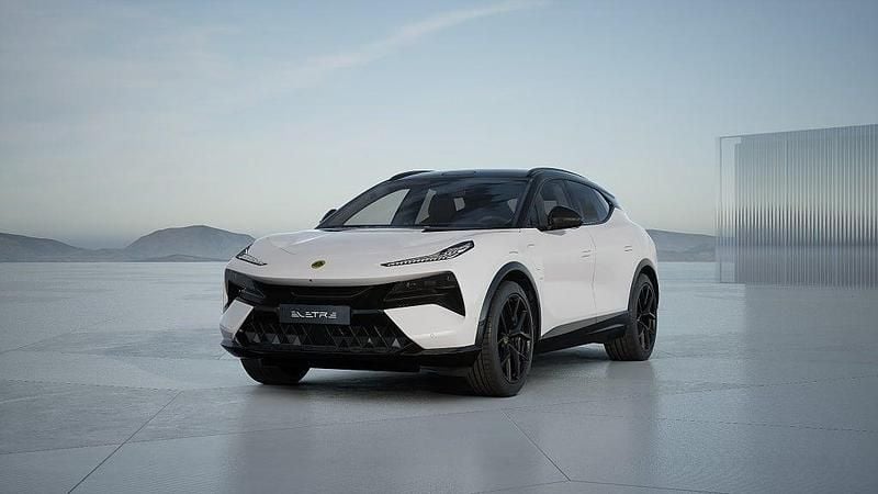 Begagnad Lotus Eletre 450 kW (612 HK) 2024 Akoya white SUV