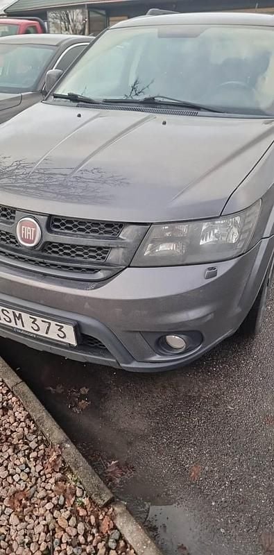 Begagnad 2015 Fiat Freemont SUV | 89 900 kr (Marknadspris) - Bild 1/4