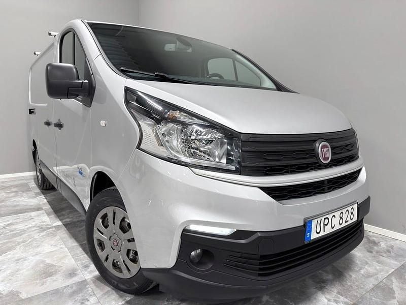Begagnad Fiat Talento 125 HK (91 kW) 2018 Grå Minibuss