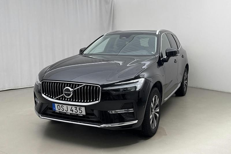 Svart Begagnad 2023 Volvo XC60 Core SUV | 409 000 kr - Bild 1/4