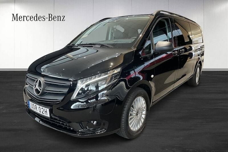 Svart Begagnad 2023 Mercedes e-Vito Minibuss | 823 900 kr - Bild 1/4