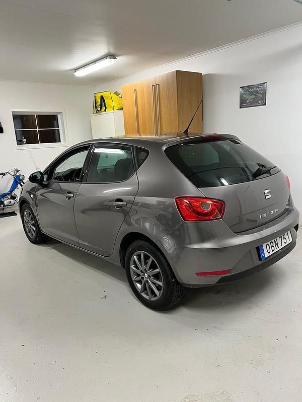 Begagnad 2016 Seat Ibiza Halvkombi | 83 000 kr (Marknadspris) - Bild 1/4