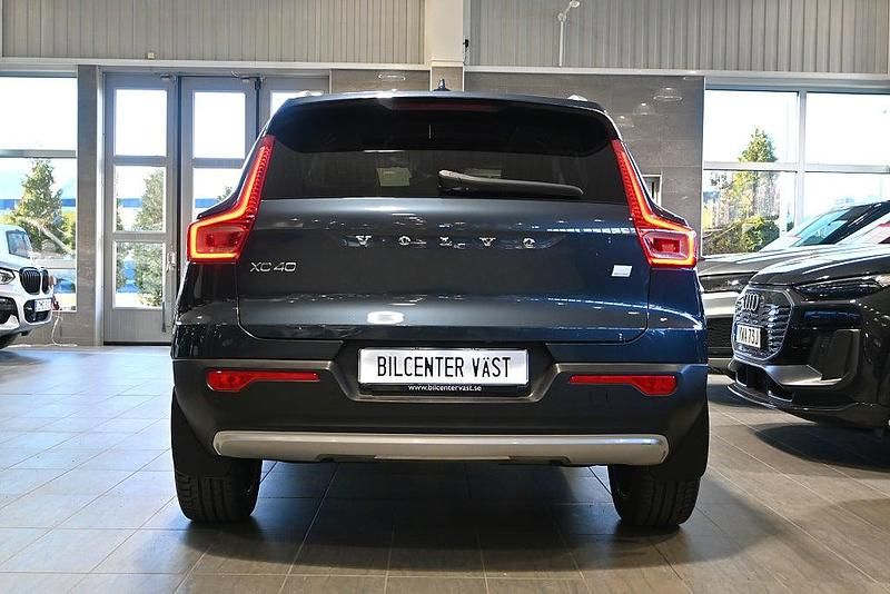 Begagnad Volvo XC40 Inscription 129 HK (94 kW) 2021 Mörkblå SUV