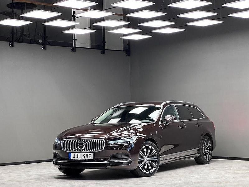 Mörkbrun Begagnad 2020 Volvo V90 Kombi | 309 900 kr (Marknadspris) - Bild 1/3