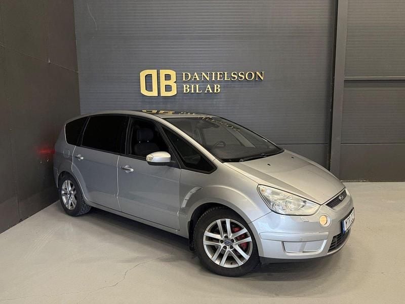 Grå Begagnad 2009 Ford S-MAX S Minibuss | 49 800 kr (Dyr) - Bild 1/4