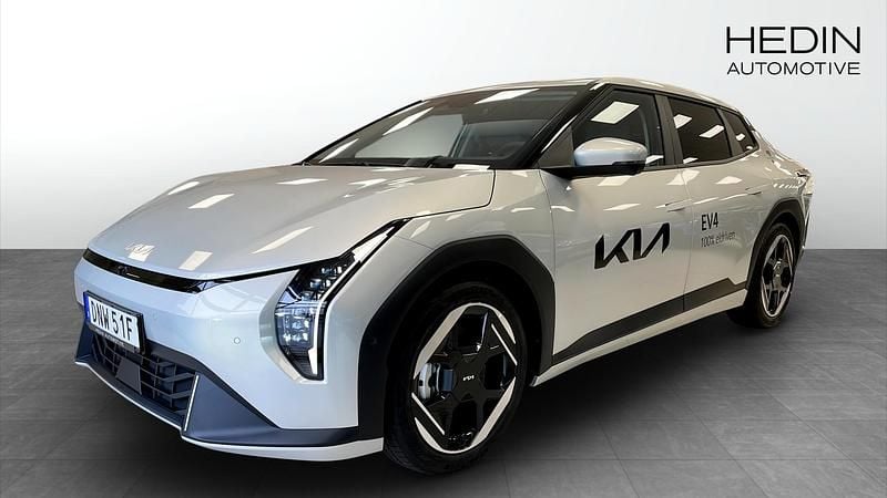 Begagnad Kia EV4 Plus 150 kW (204 HK) 2025 Grå Halvkombi