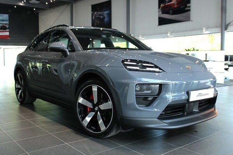 Grå Ny 2024 Porsche Macan SUV | 1 299 300 kr (Bra pris) - Bild 1/4
