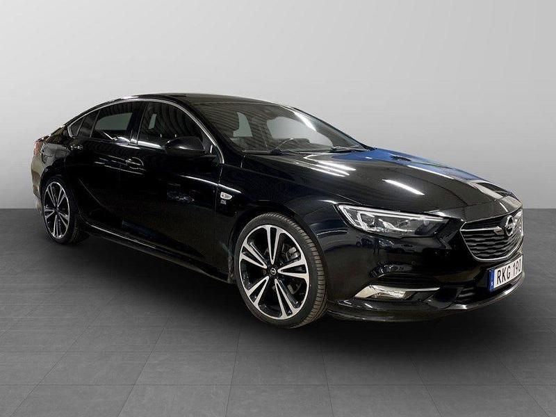 Svart Begagnad 2018 Opel Insignia OPC Sedan | 209 900 kr (Lite dyr) - Bild 1/4