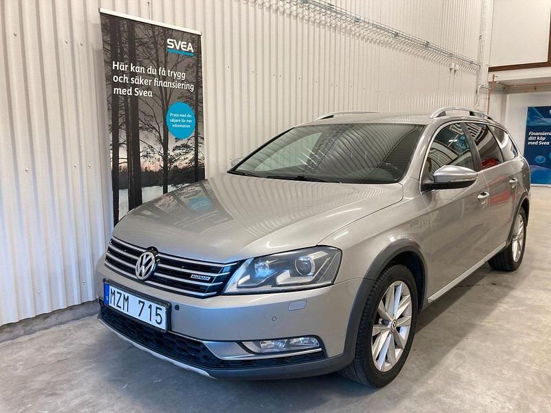 Silver Begagnad 2013 VW Passat Alltrack Kombi | 69 900 kr (Marknadspris) - Bild 1/4