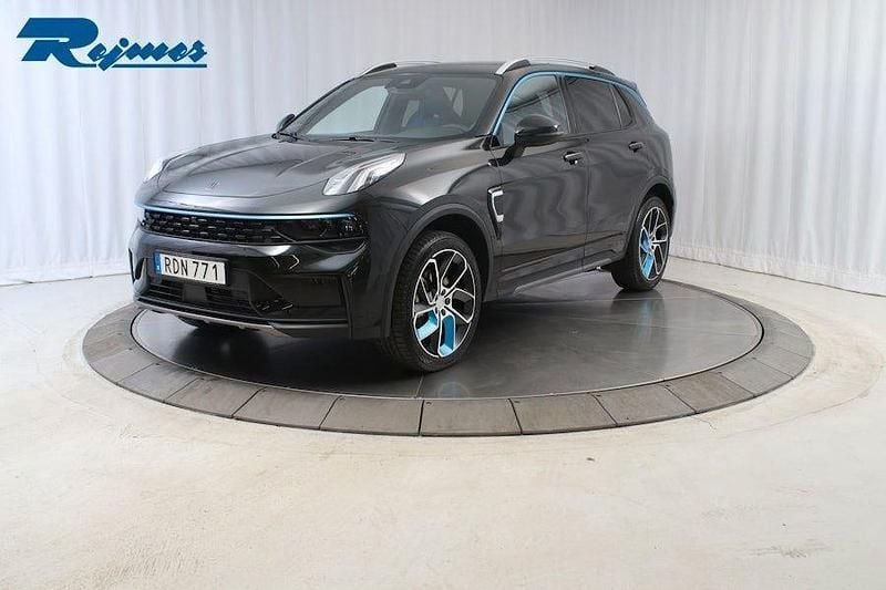 Svart (svart metallic) Begagnad 2023 Lynk & Co 01 SUV | 309 800 kr (Marknadspris) - Bild 1/4