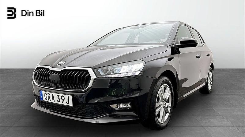 Svart Begagnad 2023 Skoda Fabia Style Halvkombi | 206 900 kr (Marknadspris) - Bild 1/4
