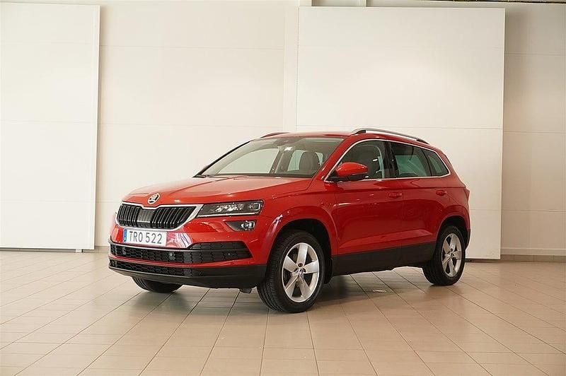 Röd Begagnad 2018 Skoda Karoq Style SUV | 224 800 kr (Marknadspris) - Bild 1/4