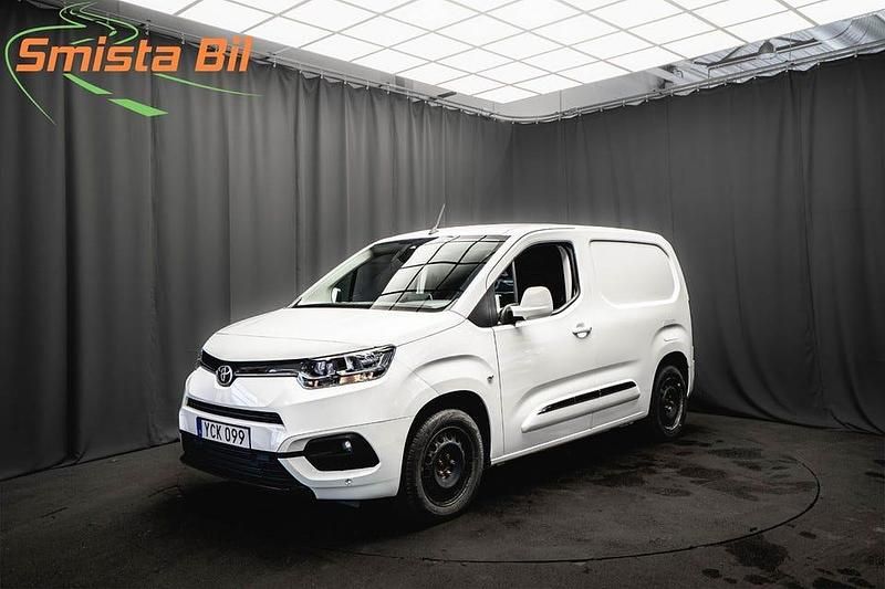Vit Begagnad 2020 Toyota Proace City City Minibuss | 219 900 kr (Marknadspris) - Bild 1/3