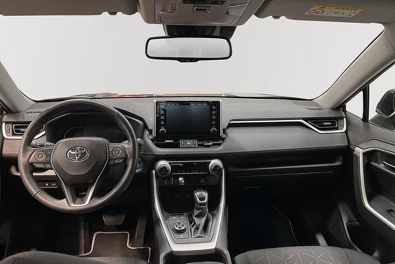 Begagnad Toyota RAV4 Hybrid Active 224 HK (164 kW) 2021 Mörkgrå SUV