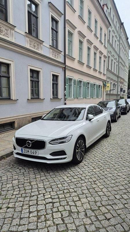Vit Begagnad 2018 Volvo S90 Momentum Sedan | 190 000 kr (Lite dyr) - Bild 1/4