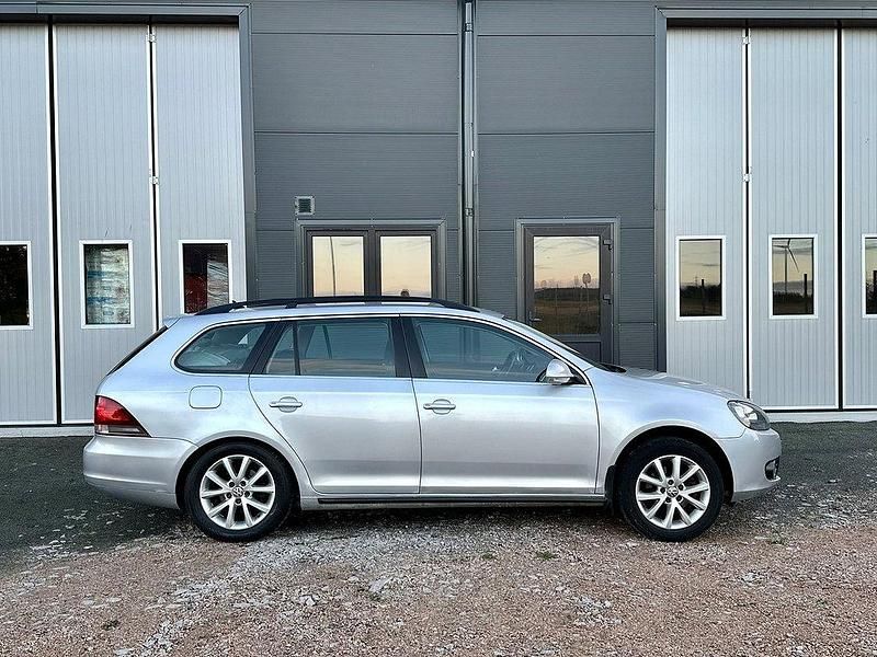 Begagnad VW Golf VII 102 HK (75 kW) 2011 Silver Kombi