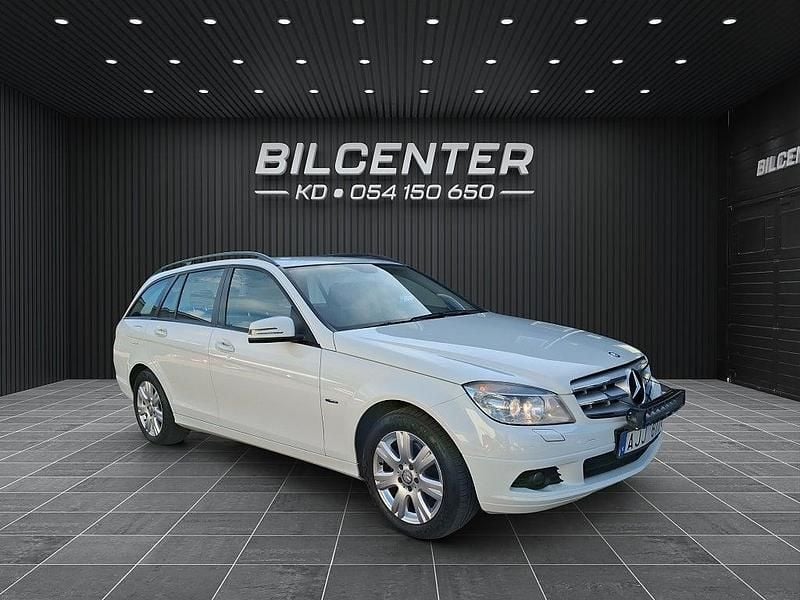 Vit Begagnad 2010 Mercedes C180 Classic Kombi | 89 900 kr (Marknadspris) - Bild 1/4